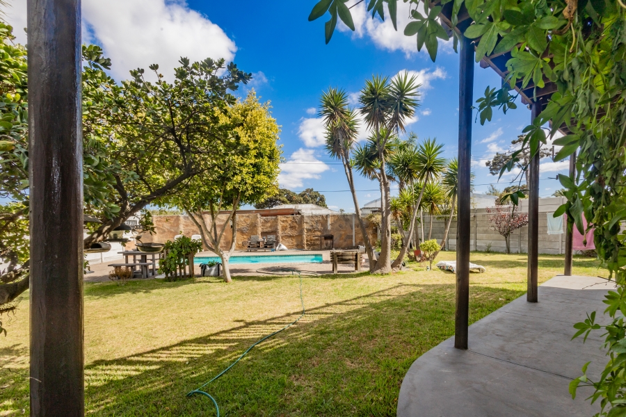 5 Bedroom Property for Sale in Ruyterwacht Western Cape